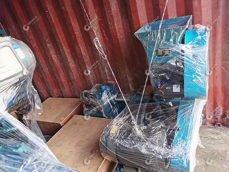 floating fish feed making machine to Bolivia